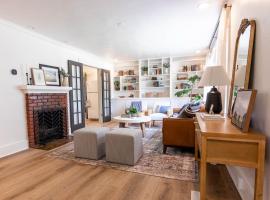 Charming Home, 9 Beds, Home Gym，位于伯利的酒店