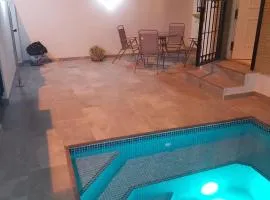 House with Your Own Private Pool sleeps 5 Sucina