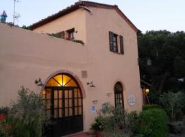 艾丽萨意大利餐厅酒店，位于渥尔特拉的酒店