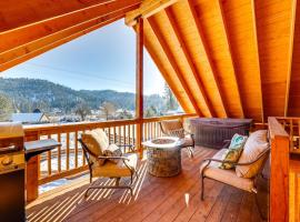 Private Hot Tub and Mtn Views Garden Valley Apt!，位于Crouch的酒店