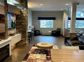 温德姆麦克罗特客栈&套房酒店