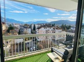 Panorama Stay, Pool, Balcony and Mountain View，位于安锡的酒店