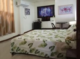 Leizel's Bed & Breakfast，位于Palompon的酒店