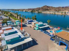 Bubbles and Brews, Road Runner Bungalow，位于帕克的酒店