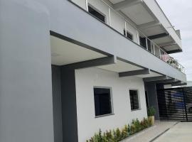 Residencial Reis - Cozy and Comfortable Apto，位于博阿维斯塔的带停车场的酒店