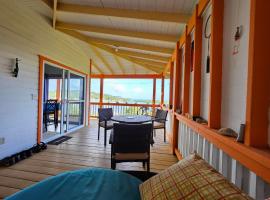 Roatan - house for 4 by the sea，位于Jonesville的酒店
