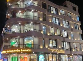 Tropical Paradise Sapa Hotel & Coffee，位于萨帕的豪华型酒店