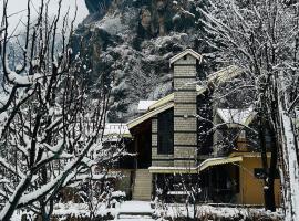 Into The Wild Manali，位于Bashist的酒店