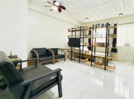 Modern Simplicity: Cozy @Nuvali，位于Pitland的带泳池的酒店