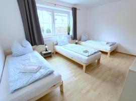 I Apartment 8 Personen - Monteurzimmer - Ferienwohnung - Dingolfing，位于丁戈尔芬的酒店