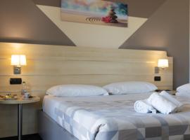 Hotel Giallo，位于诺切托的酒店