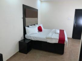 Senators Suites and Towers Hotel，位于Omole的酒店