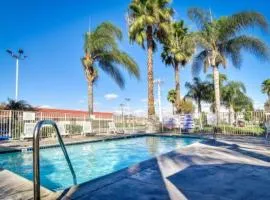 Studio 6 Suites - Riverside, CA South