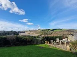 2 Steepfield, Bantham with estuary views