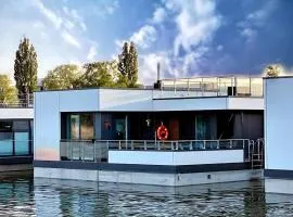 Floating Hideaway- Coco de Mer