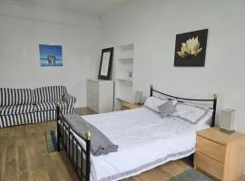 12 Gyllyngvase Terrace