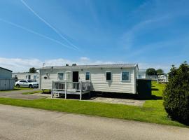 Summer Dreams Holiday Home Skegness，位于斯凯格内斯的酒店