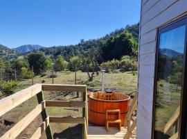 Oasis in the mountain, Quebrada Alvarado, Olmué，位于奥尔穆埃的酒店