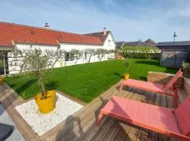Amazing Apartment In Amblainville