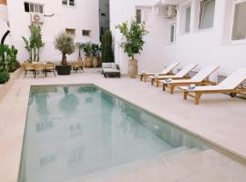 Apartamentos Buendia Suites - Torremolinos Centro，位于多列毛利诺斯的酒店