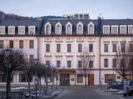 Hotel Slovan，位于耶塞尼克的酒店