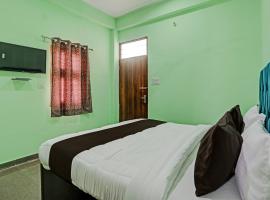 Hotel O J M K Hotel，位于古尔冈的酒店