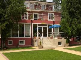 Hotel Florance，位于斯利文斯齐米纳勒尔尼巴尼的酒店