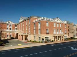 Courtyard Charlottesville - University Medical Center，位于夏洛茨维尔的万豪酒店