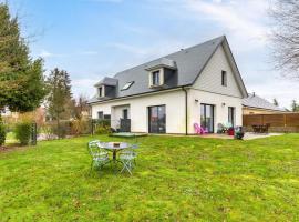 Nice Home In Venon With Wifi，位于Venon的酒店