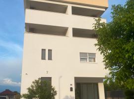 Flame of Love Center for retreats, pilgrims, and residents,，位于Bijakovići的酒店
