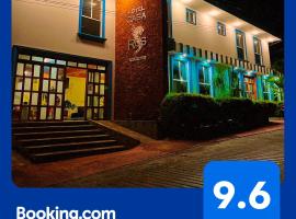 Hotel Casa Rus，位于科米坦德多明格斯的酒店