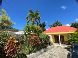 Maison Simon Lamentin jardin tropical，位于拉芒坦的酒店