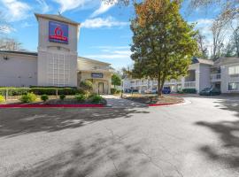 Studio 6-Tucker, GA - Atlanta Northlake，位于塔克的酒店