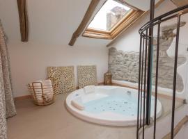 Tiny loft with Jacuzzi，位于贝拉诺的酒店