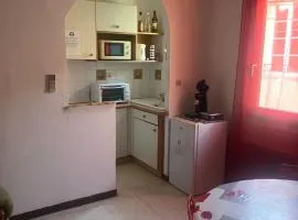 Gîte climatisé proche lac et Mer avec accès jacuzzi en sus