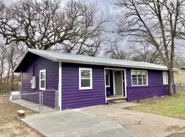 The Purple House - Cozy Near TSU