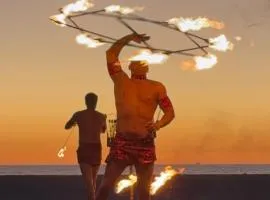 Luxurious 2 Bedroom Upscale Condo