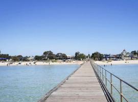 7 Seaside Suites Steps from Beautiful Rye Beach，位于莱伊的酒店