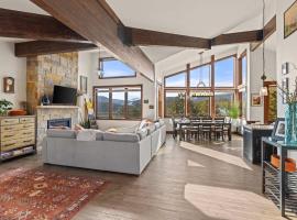 Ridge View Retreat - Panoramic Views and Hot Tub，位于尼德兰的酒店