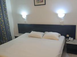 Hôtel quai 27，位于Yasmine的酒店