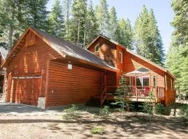 Cozy Tahoe Donner Retreat