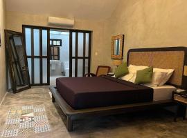 Balai Balatong Ilocos near Laoag Airport，位于Raraburan的酒店