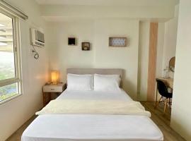Cozy Condo bedroom in Bacolod City，位于巴科洛德的酒店