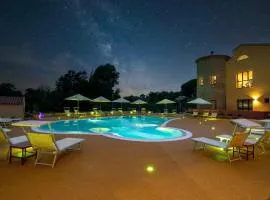 Hotel with swimming pool in Arbus