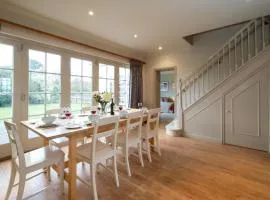 3 The Coastguards, Thorpeness - Only a stones throw from the Beach and very close to famous boating Meare, Country Club and Golf Club - Aldeburgh Coastal Cottages