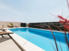 Modern,Stylish Exclusive Villa with Pool&Jacuzzi