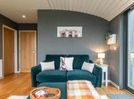 Sustainable 2 Bedroom Pod on Old Chalford Farm!