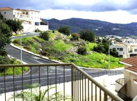 Green Oasis Penthouse，位于佩亚的酒店