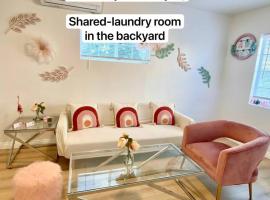1BR Pink Cozy House near DTLA，位于罗斯米德的酒店