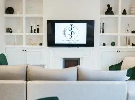 SeaGreen Luxury Apartment